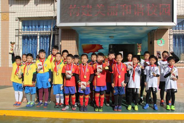 Lowe：切特换申京怎么样？至少申京一打文班就来劲